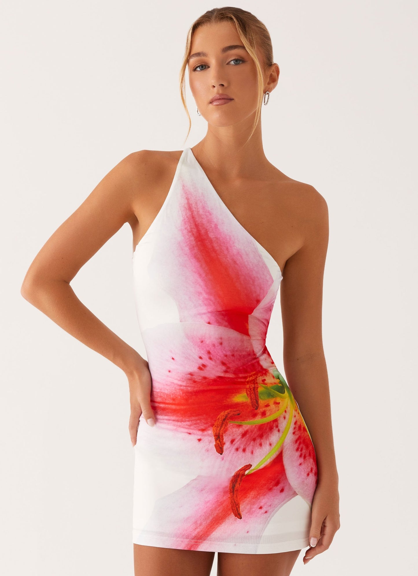 Amara Backless